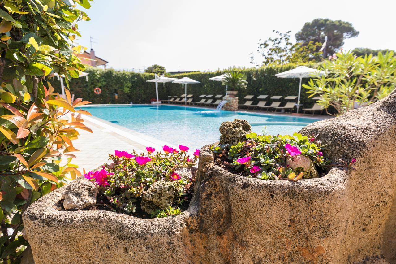Hotel Villa Tiziana Marina di Massa Exterior photo