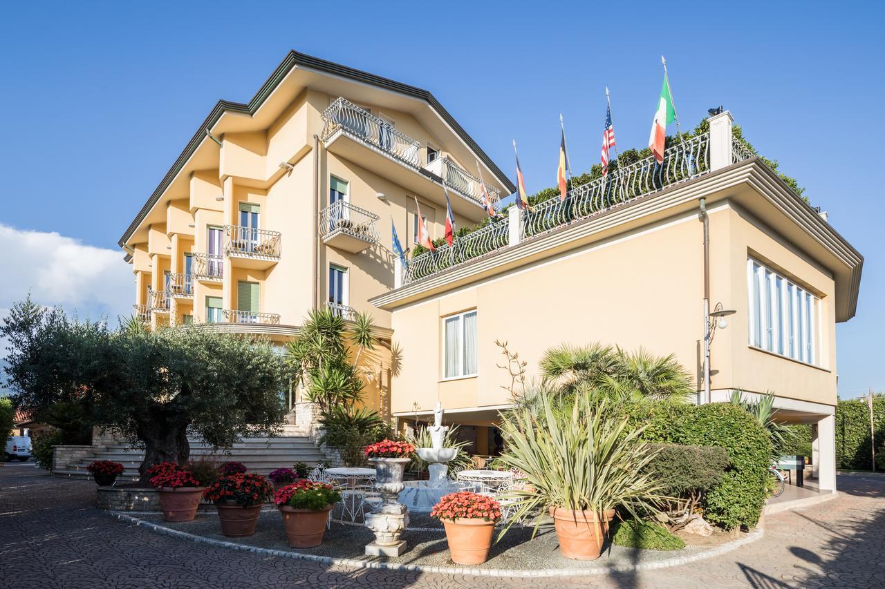 Hotel Villa Tiziana Marina di Massa Exterior photo